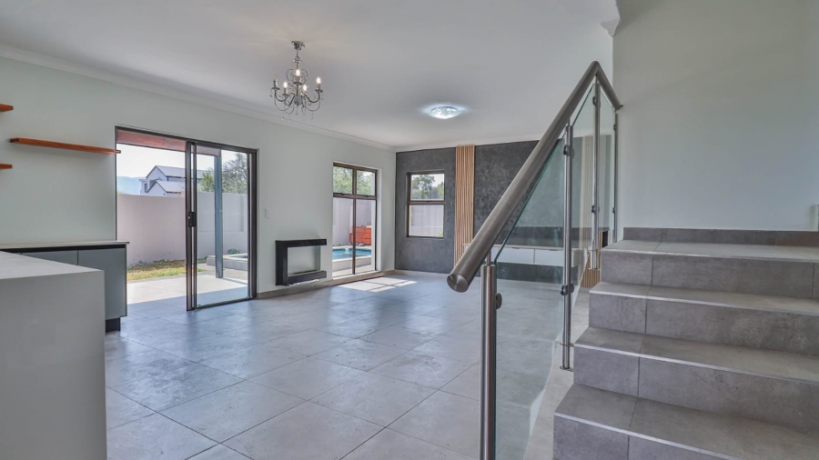 To Let 4 Bedroom Property for Rent in Ifafi North West